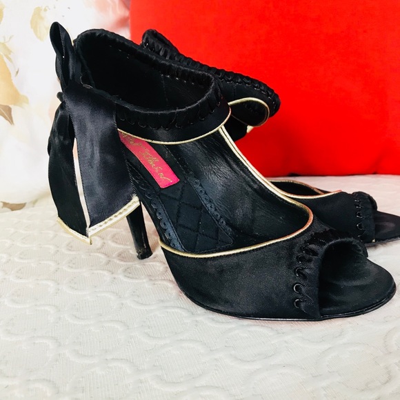 betsey johnson gold bow heels